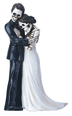 Wedding Couple - Embracing - Highway Thirty One